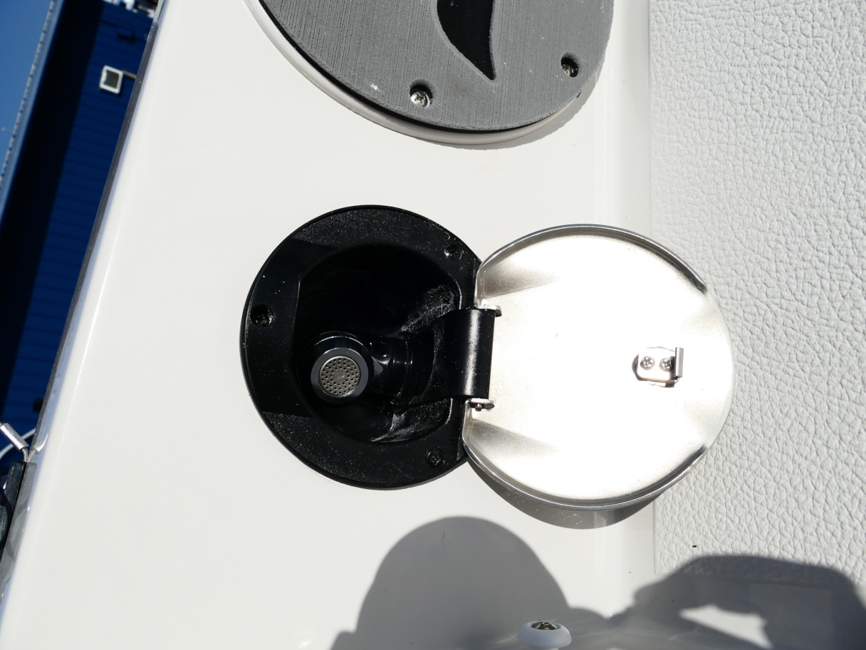 2026 Starcraft SVX 211 OB Deck Boat Carolina Blue #85G