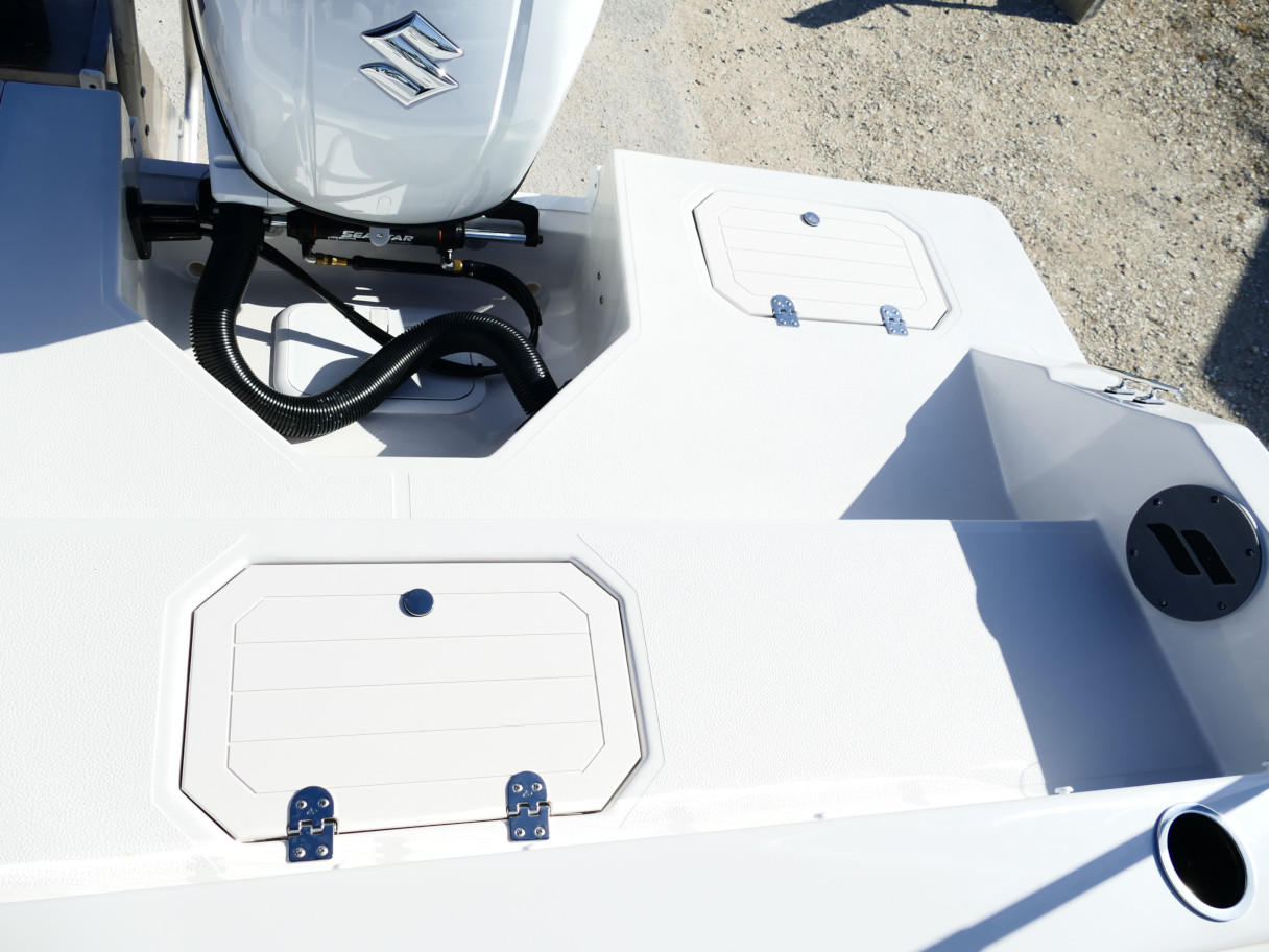 2026 Starcraft SVX 211 OB Deck Boat Carolina Blue #85G