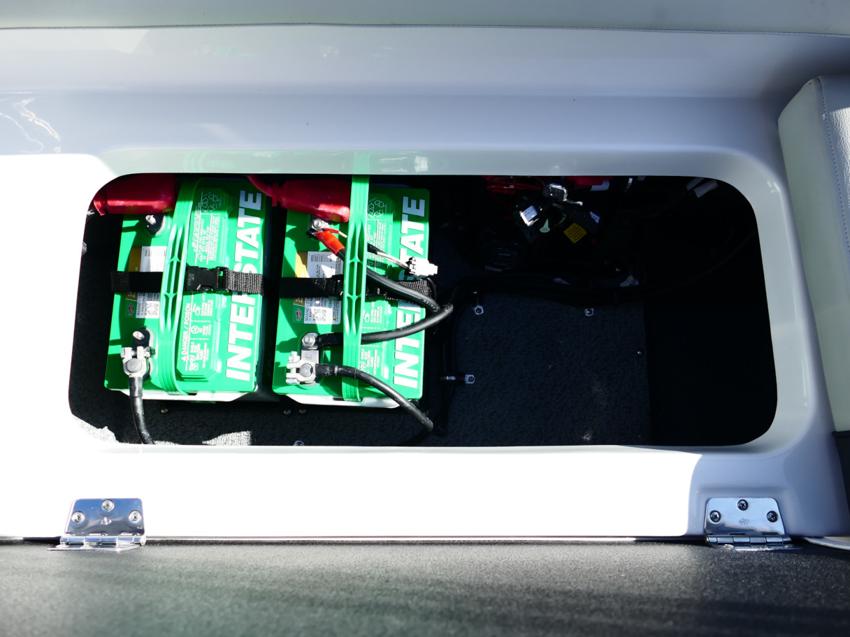 2026 Starcraft SVX 211 OB Deck Boat Carolina Blue #85G