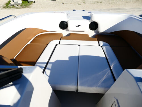 2026 Starcraft SVX 230 OB DC Deck Boat Black #99i
