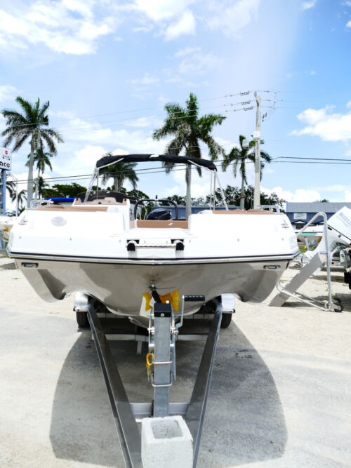 2026 Starcraft SVX 231 OB Deck Boat Burgundy 61F