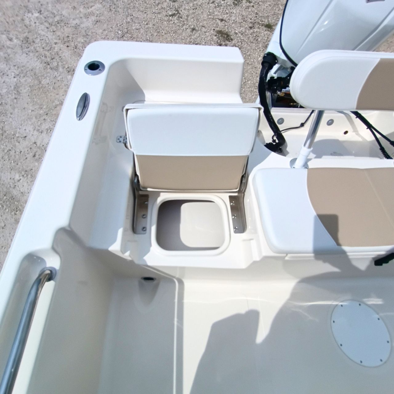 2027 Bulls Bay 2200XS #83F Center Console Boat Product Photos