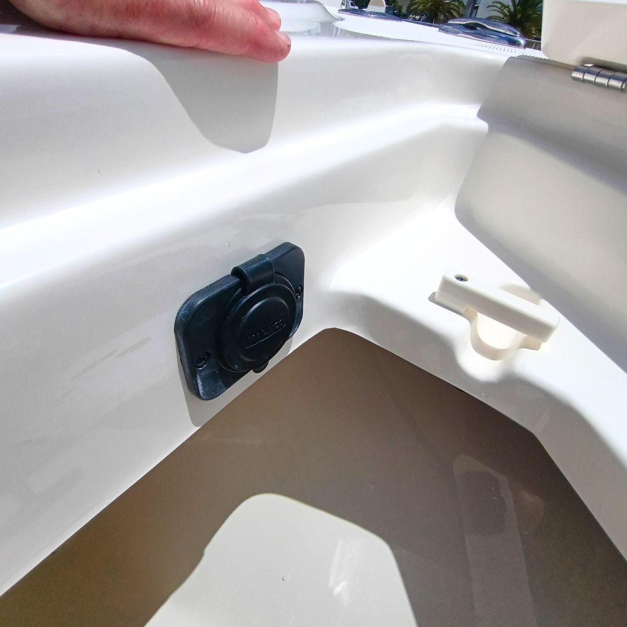 2027 Pioneer 222 Islander – #58G Product Photos Center Console Bay Boat (28)