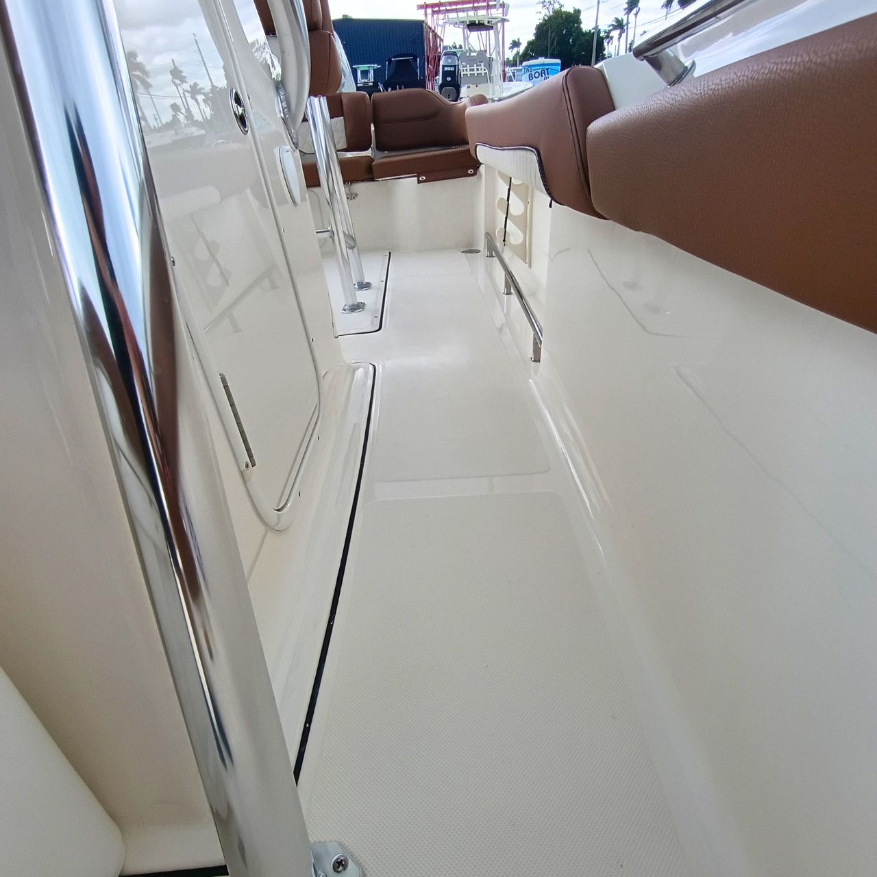 2027 Pioneer 222 Islander – #58G Product Photos Center Console Bay Boat (49)
