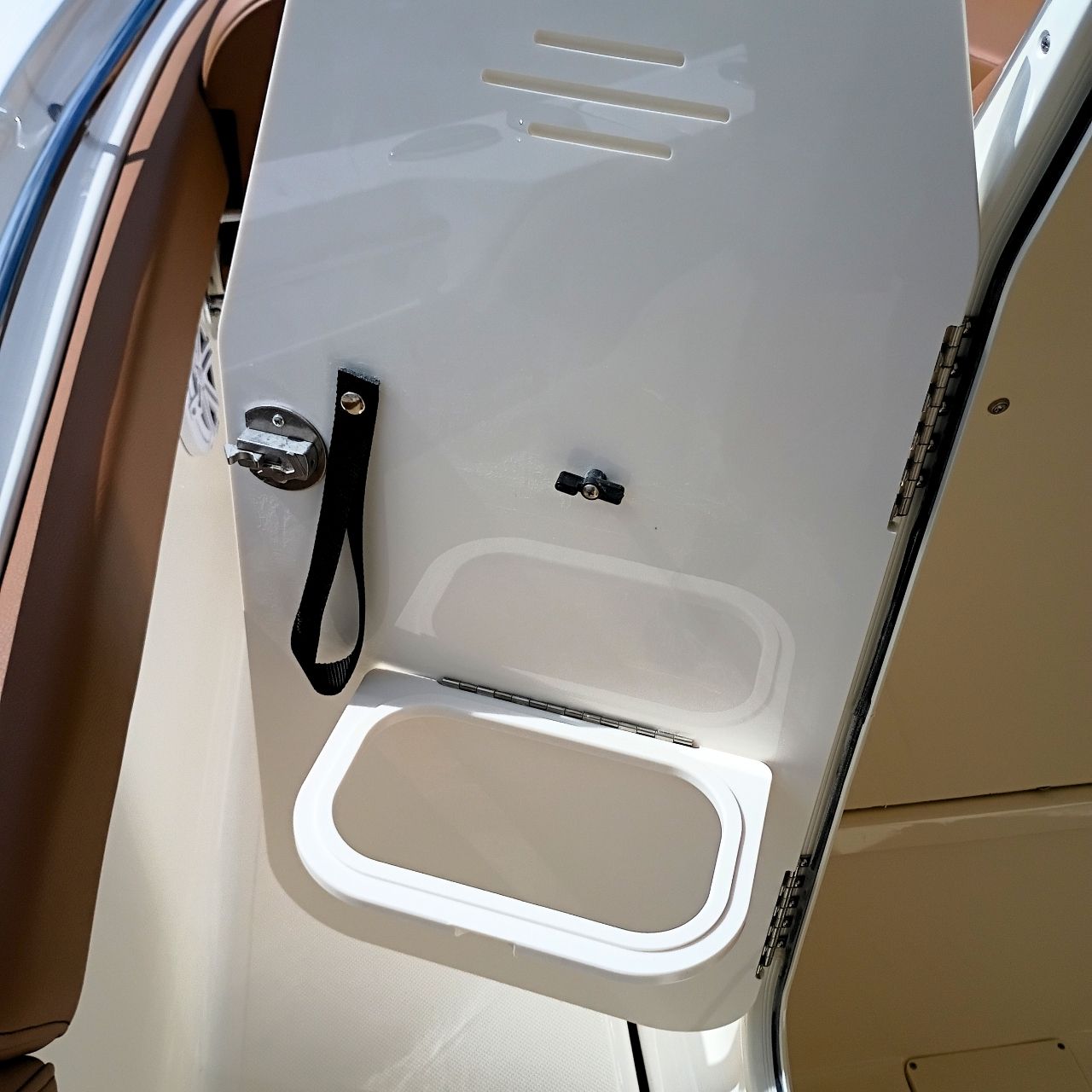 2027 Pioneer 222 Sportfish – #77F Center Console Boat Product Photos