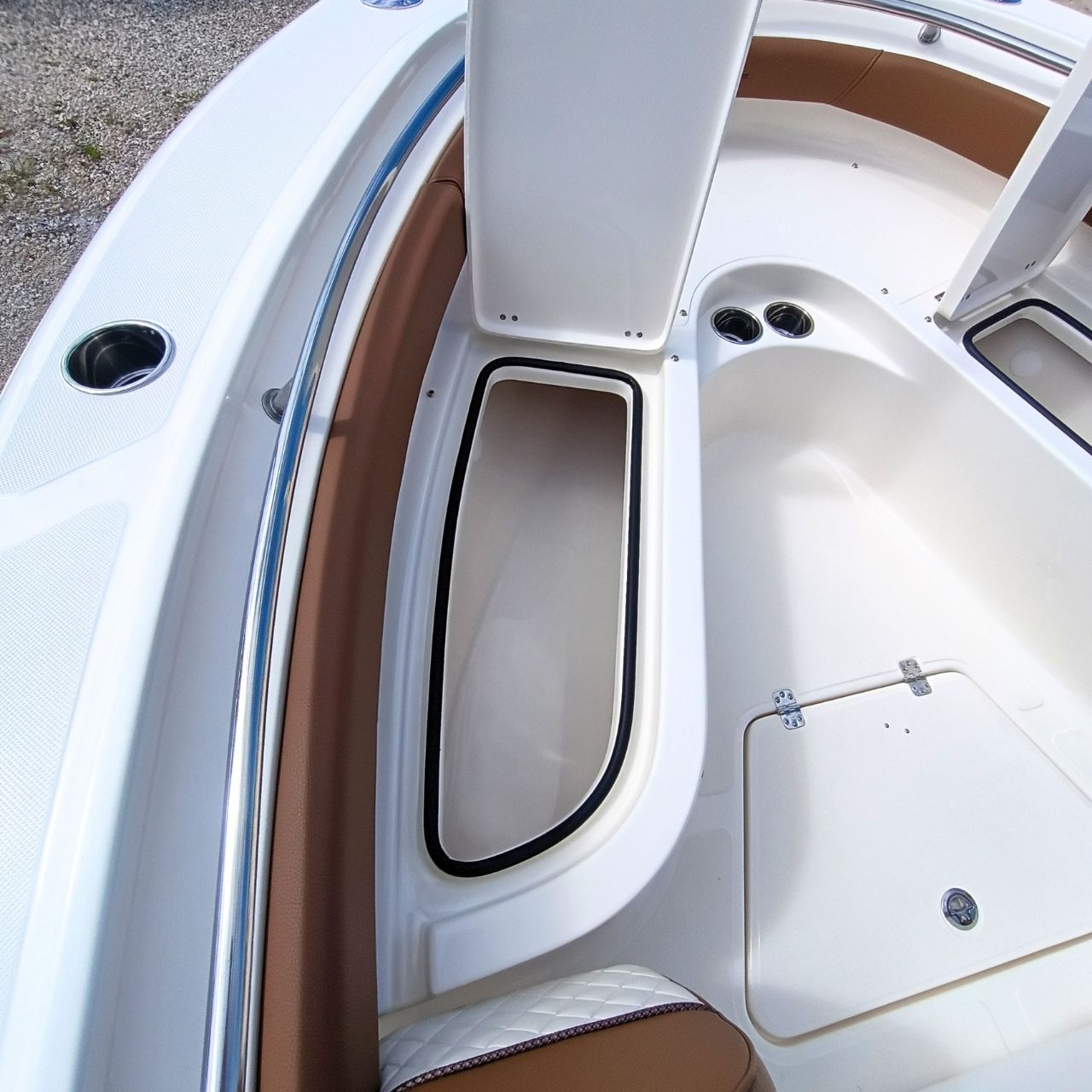 2027 Pioneer 222 Sportfish – #77F Center Console Boat Product Photos