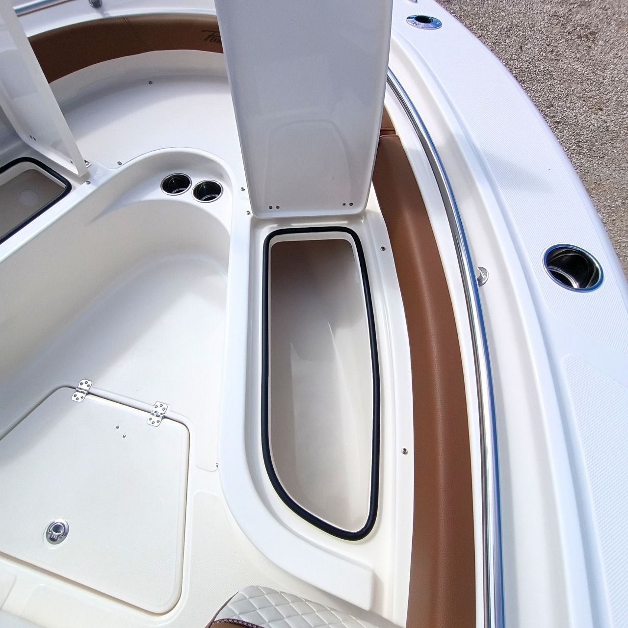 2027 Pioneer 222 Sportfish – #77F Center Console Boat Product Photos