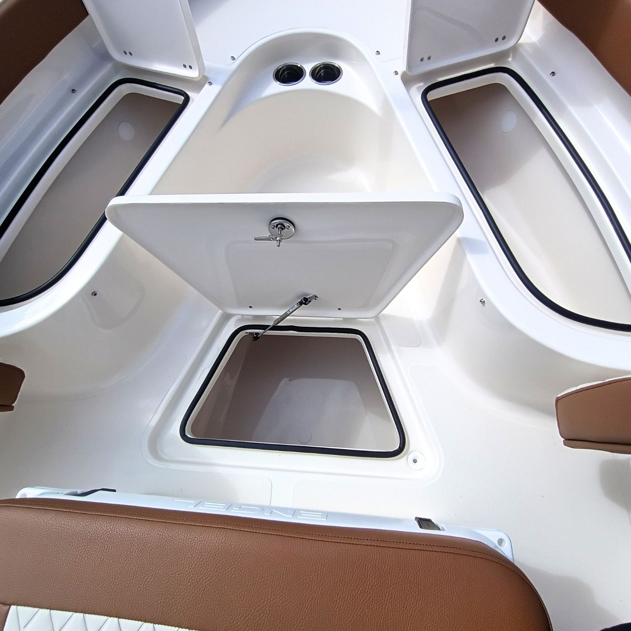 2027 Pioneer 222 Sportfish – #77F Center Console Boat Product Photos