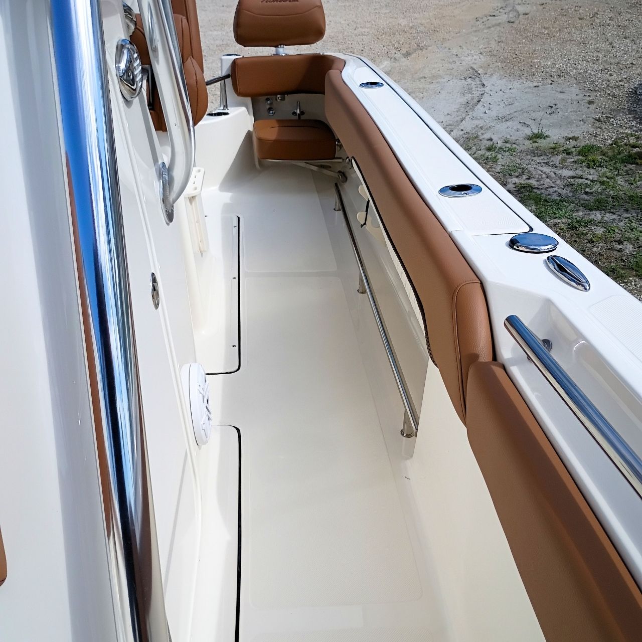2027 Pioneer 222 Sportfish – #77F Center Console Boat Product Photos