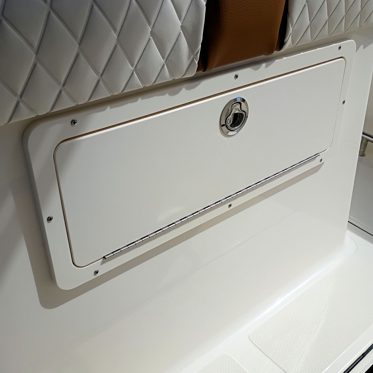2027 Pioneer 222 Sportfish – #77F Center Console Boat Product Photos