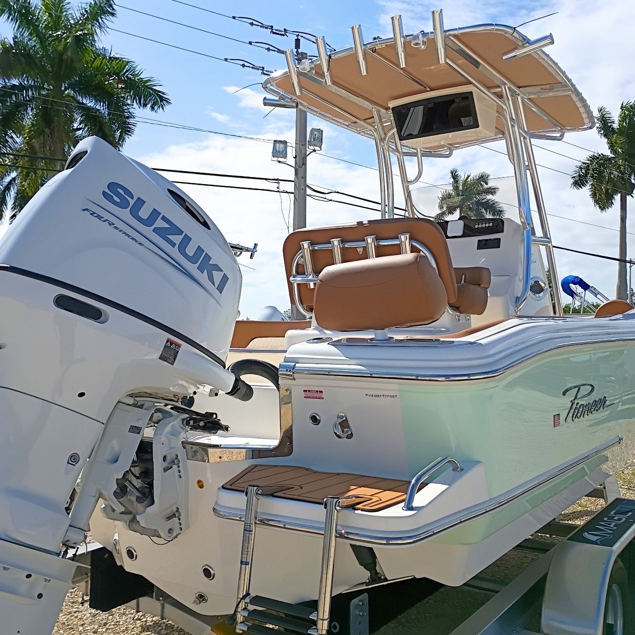 2027 Pioneer 222 Sportfish – #77F Center Console Boat Product Photos