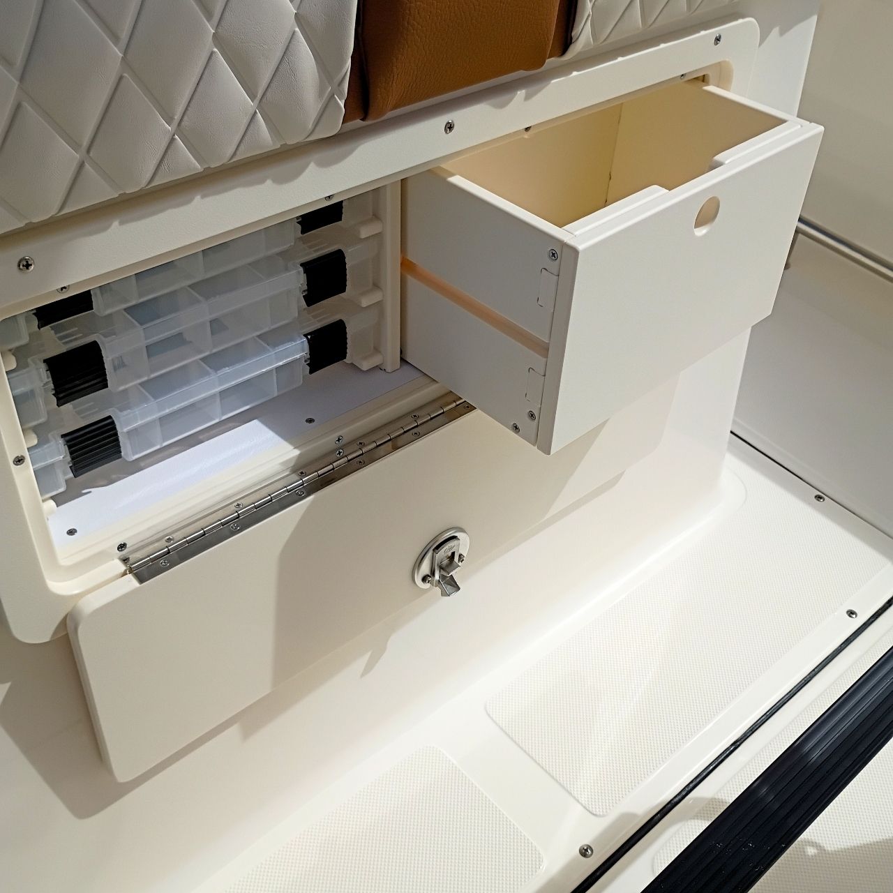2027 Pioneer 222 Sportfish – #77F Center Console Boat Product Photos