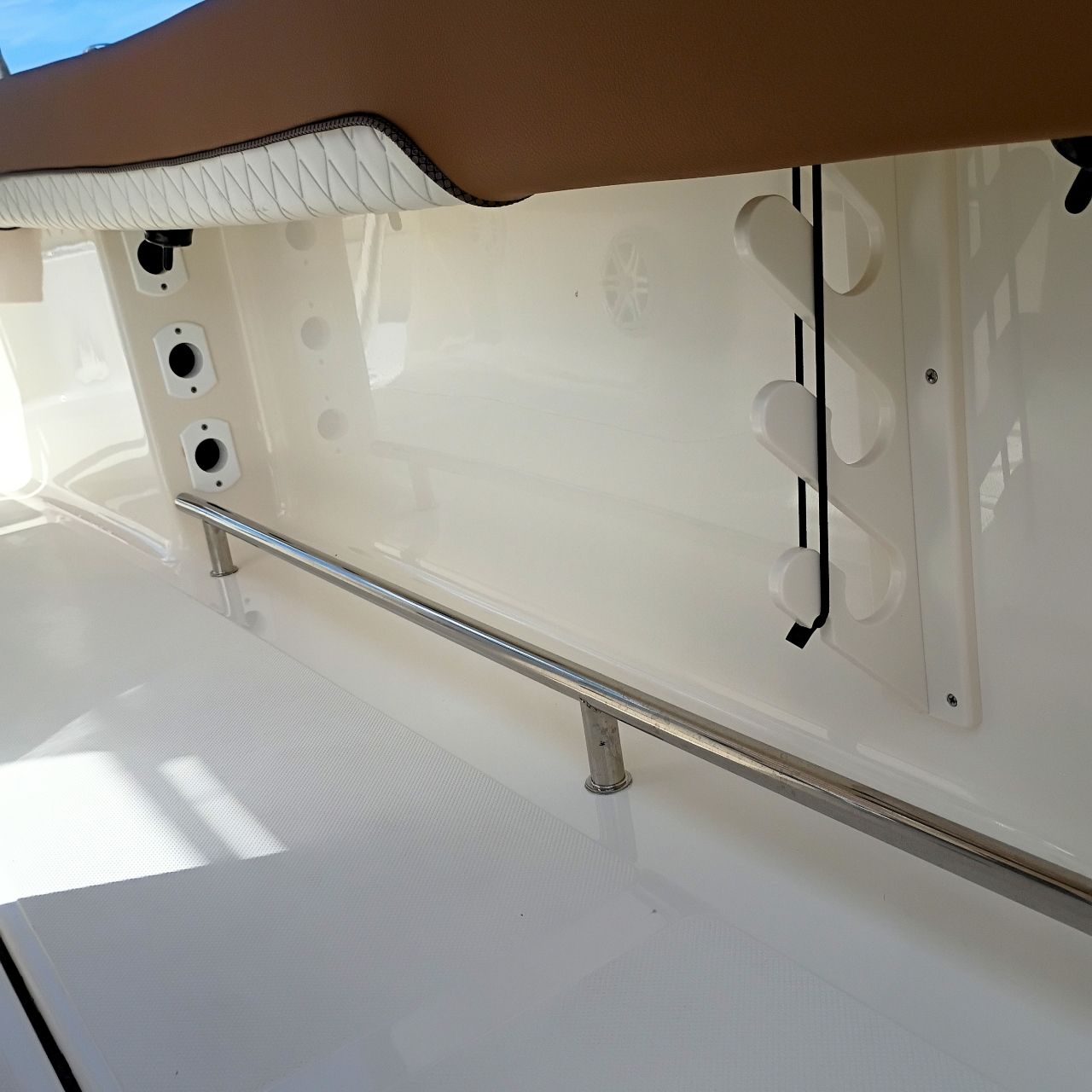 2027 Pioneer 222 Sportfish – #77F Center Console Boat Product Photos
