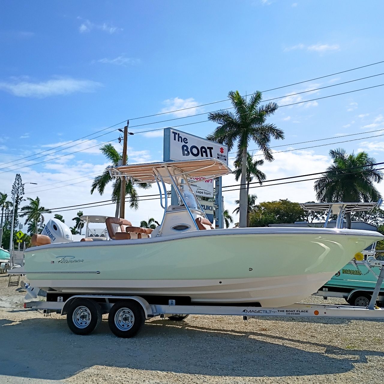 2027 Pioneer 222 Sportfish – #77F Center Console Boat Product Photos