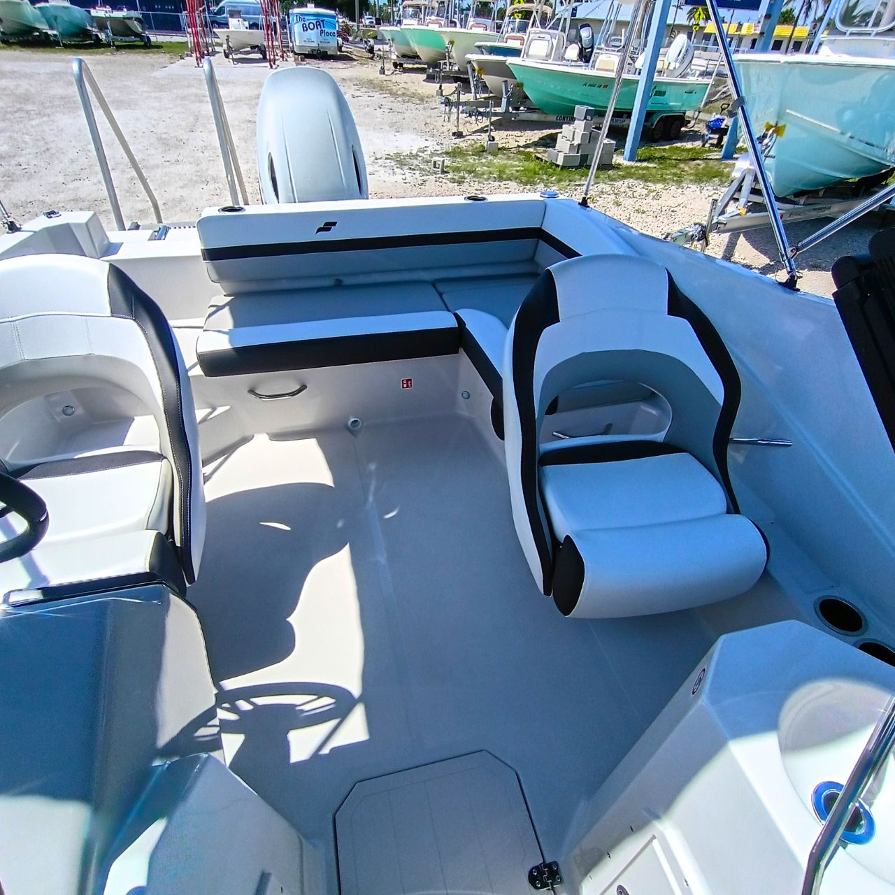2027 Starcraft SVX 190 OB #510F Boat Default Photo (2)