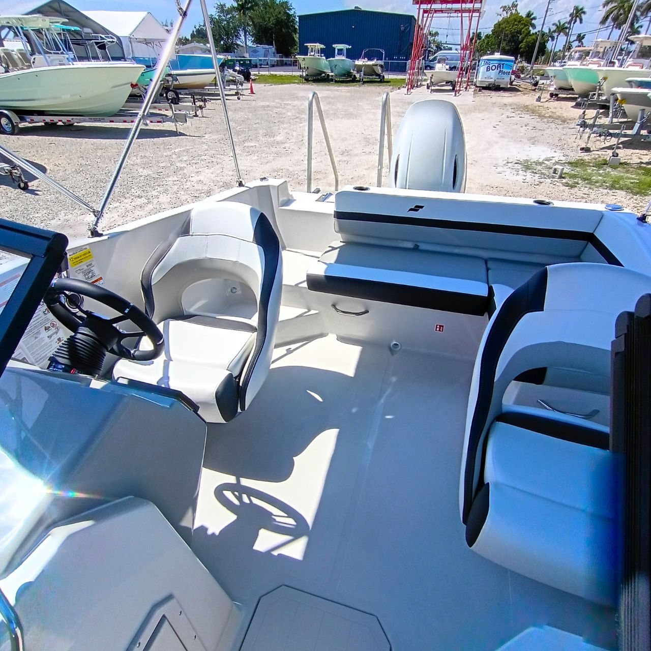 2027 Starcraft SVX 190 OB #510F Boat Default Photo (2)