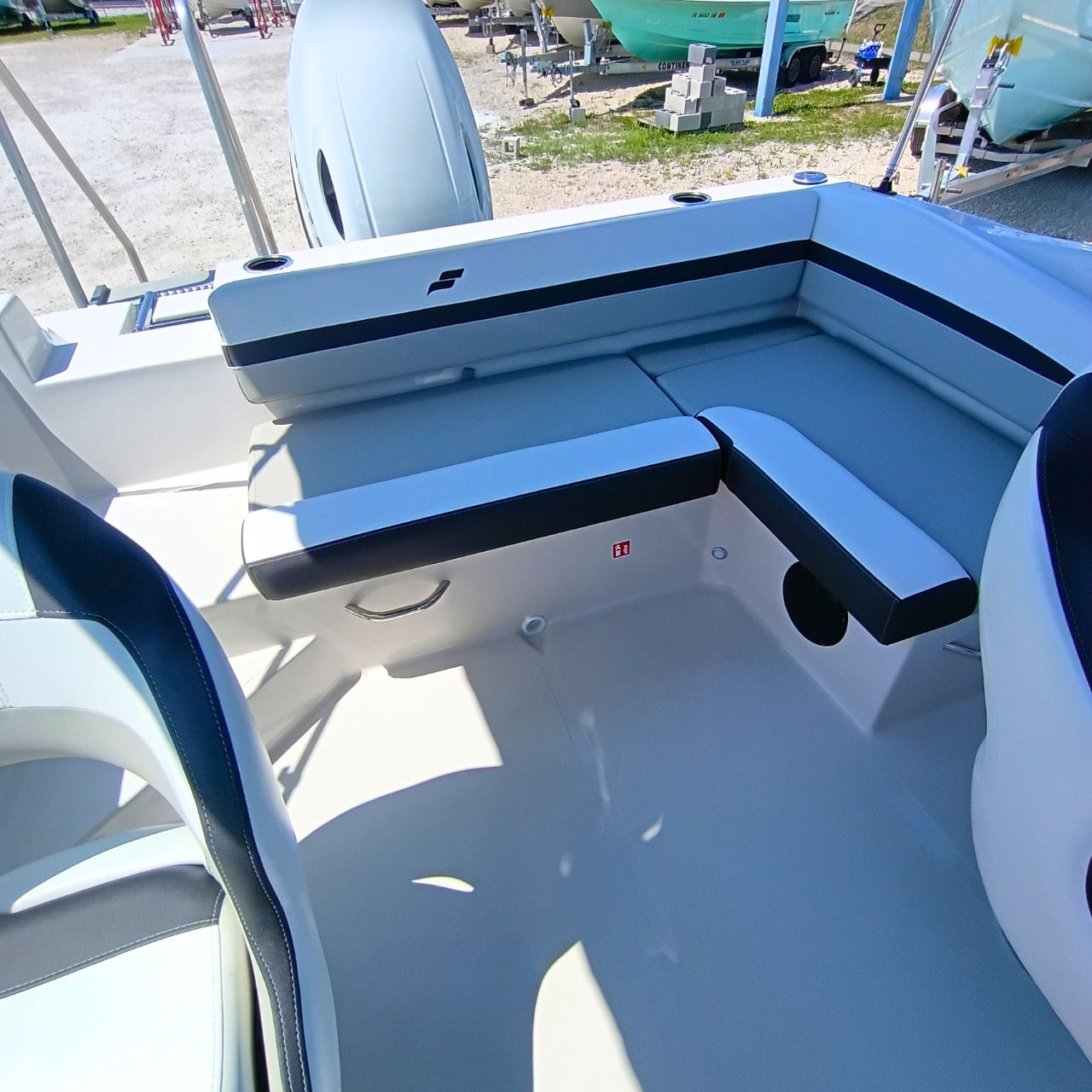 2027 Starcraft SVX 190 OB #510F Boat Default Photo (2)